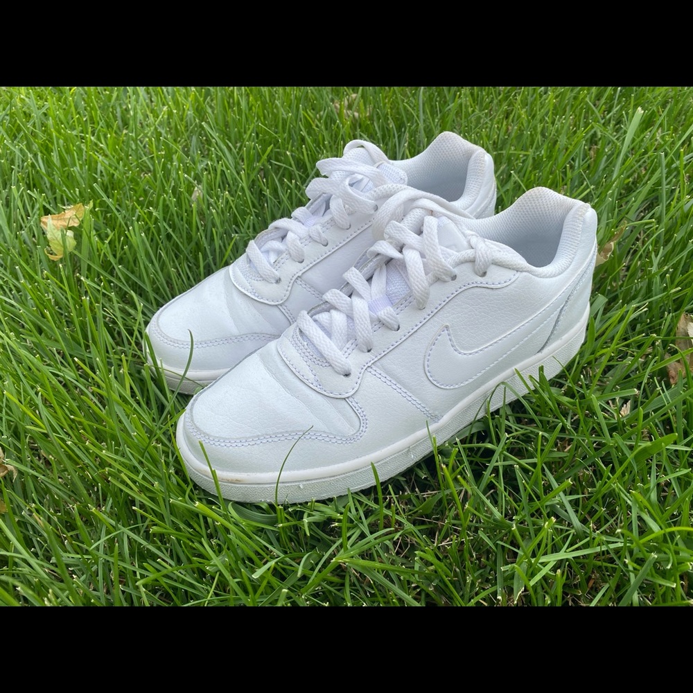 White NIKE only worn once